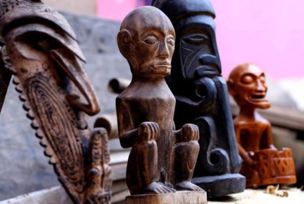 Apa Hukum Membuat Patung dan Melukis?