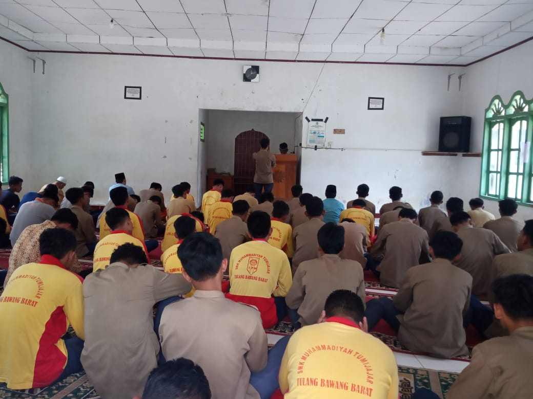 Bolehkah Salat Jumat di Ruang Aula Sekolah?