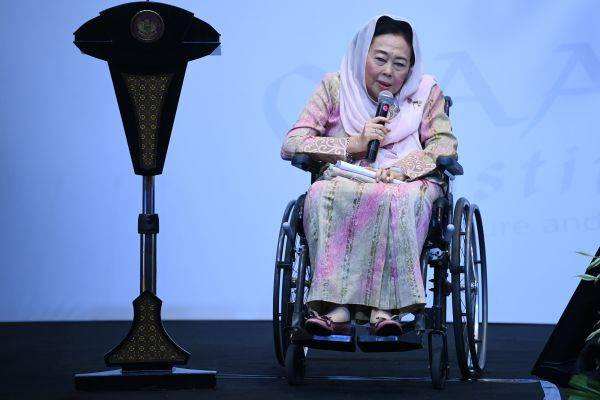 UIN Sunan Kaliga Berikan Doktor HC kepada Ibu Sinta Nuriyah Wahid