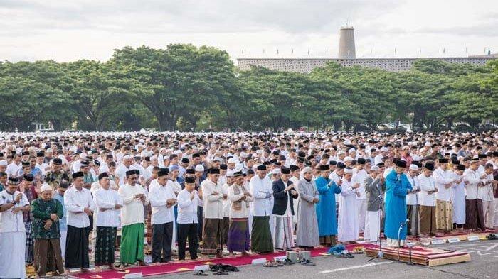 sholat id di rumah