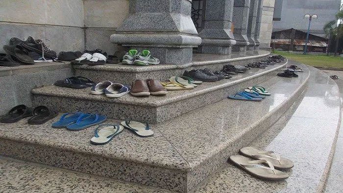 kemalingan di masjid dan muslim yang tak Islam