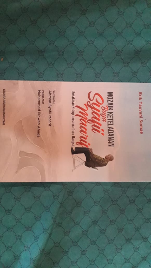 Mozaik Keteladanan: Mengenal Dekat Buya Syafii Maarif Lewat Karya Erik Tauvani