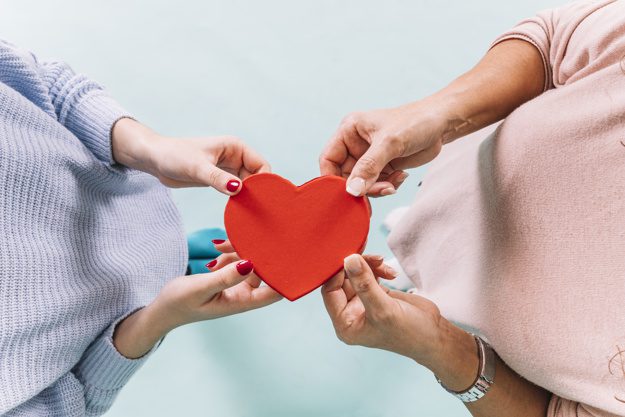 mengajarkan kasih sayang