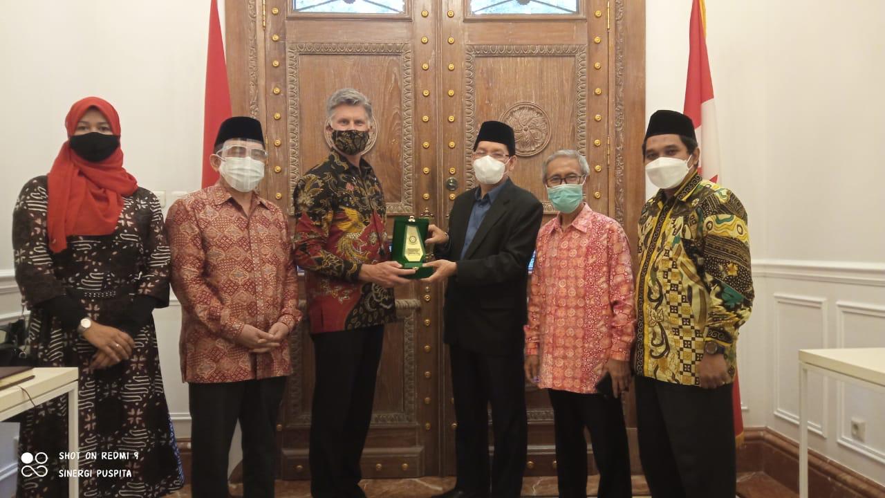 Dorong Dialog Antar agama, MUI Sambangi Dubes Kanada