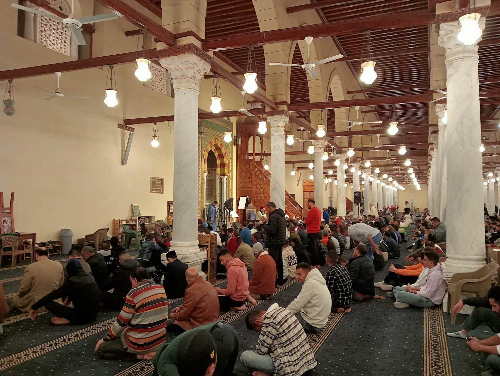 Tarawih di Masjid Amru Ibn Ash