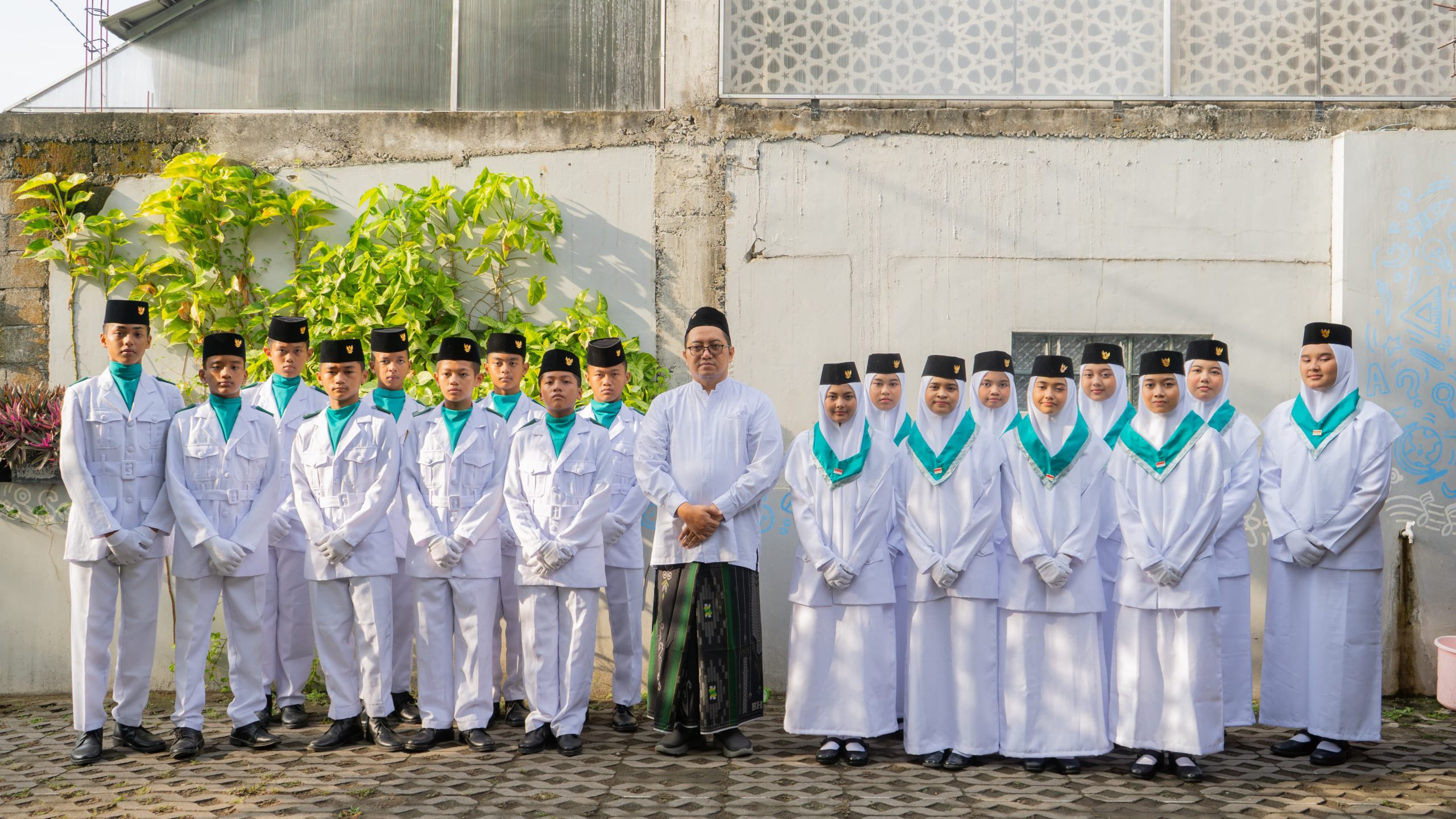 Pondok Pesantren Afkaaruna...