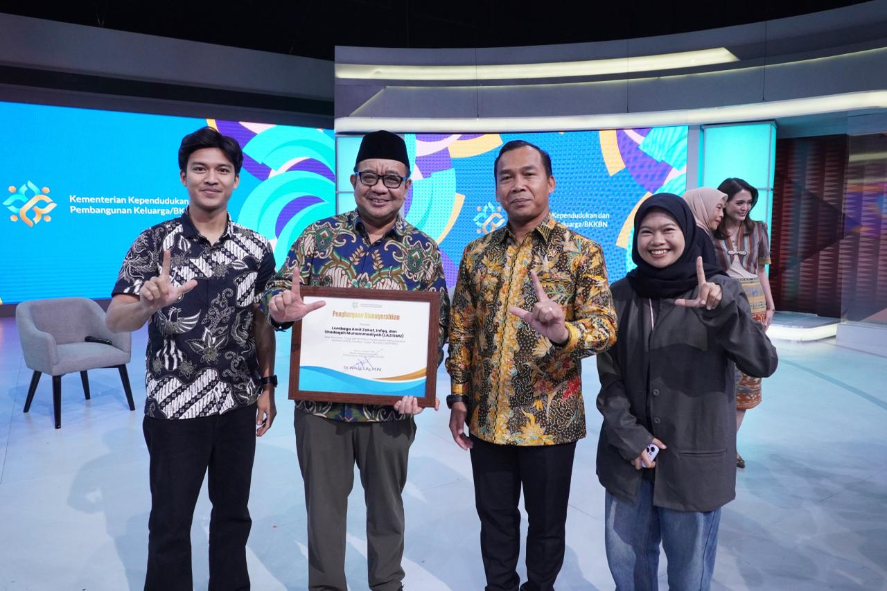 Lazismu Raih Penghargaan Kemendukbangga