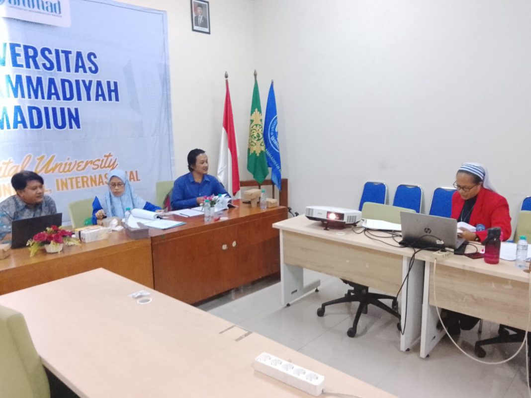 Suster Fanti di Kampus Muhammadiyah